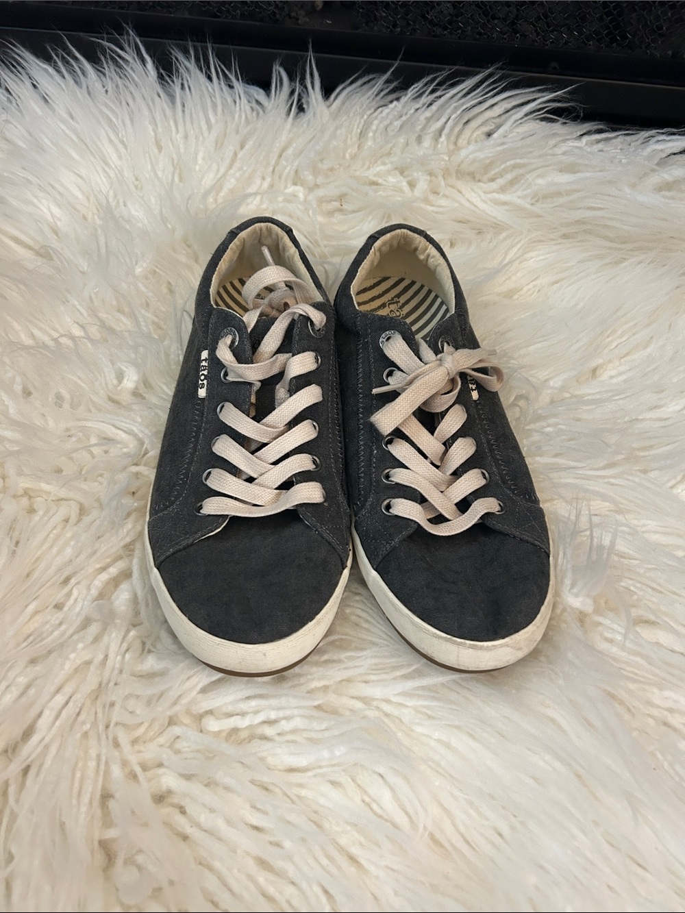Taos womens Sneakers - grey size 9.5